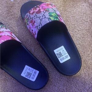 Gucci Floral Slide Sandals - Black and Pink